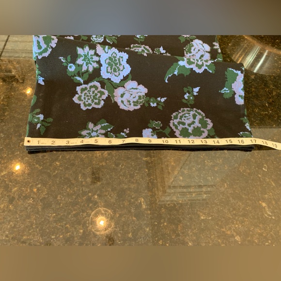 Floral knit classic pencil skirt in black blue green by AT - Picture 7 of 10